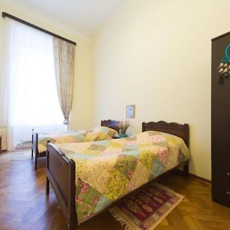 Apartment On Tabidze 3/5 Tbilisi Exteriör bild