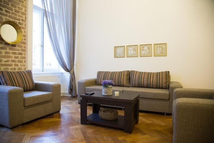 Apartment On Tabidze 3/5 Tbilisi Exteriör bild